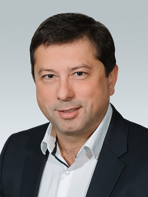Владимир Комов